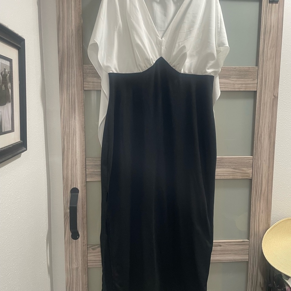 SHEIN Black and White Sheath Dress with V-Neck